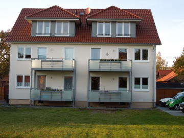 2 Zimmer mit Balkon in der Stadtmitte 2 Zimmer mit Balkon in der Stadtmitte